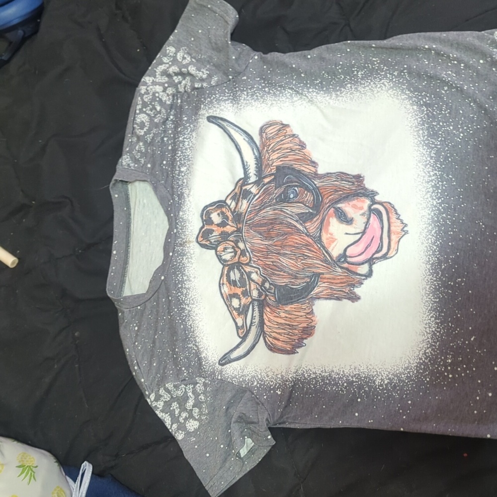 Shirt - Picture 2 of 3